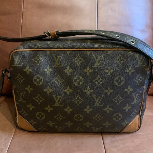 🌟Beautiful Louis Vuitton Nile MM Shoulder Bag or Crossbody🌟 - Picture 3 of 16